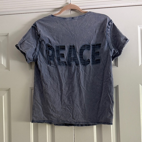 Women’s Blue cutout peace ☮️ T-Shirt - Picture 1 of 6